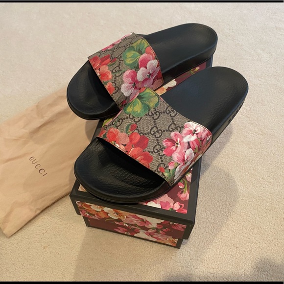 gucci bloom slides size 9